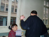 Frédéric et Solofo (de dos)